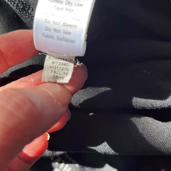 Athleta Quest Criss Cross Chaturanga Capri Leggings - Picture 11 of 11